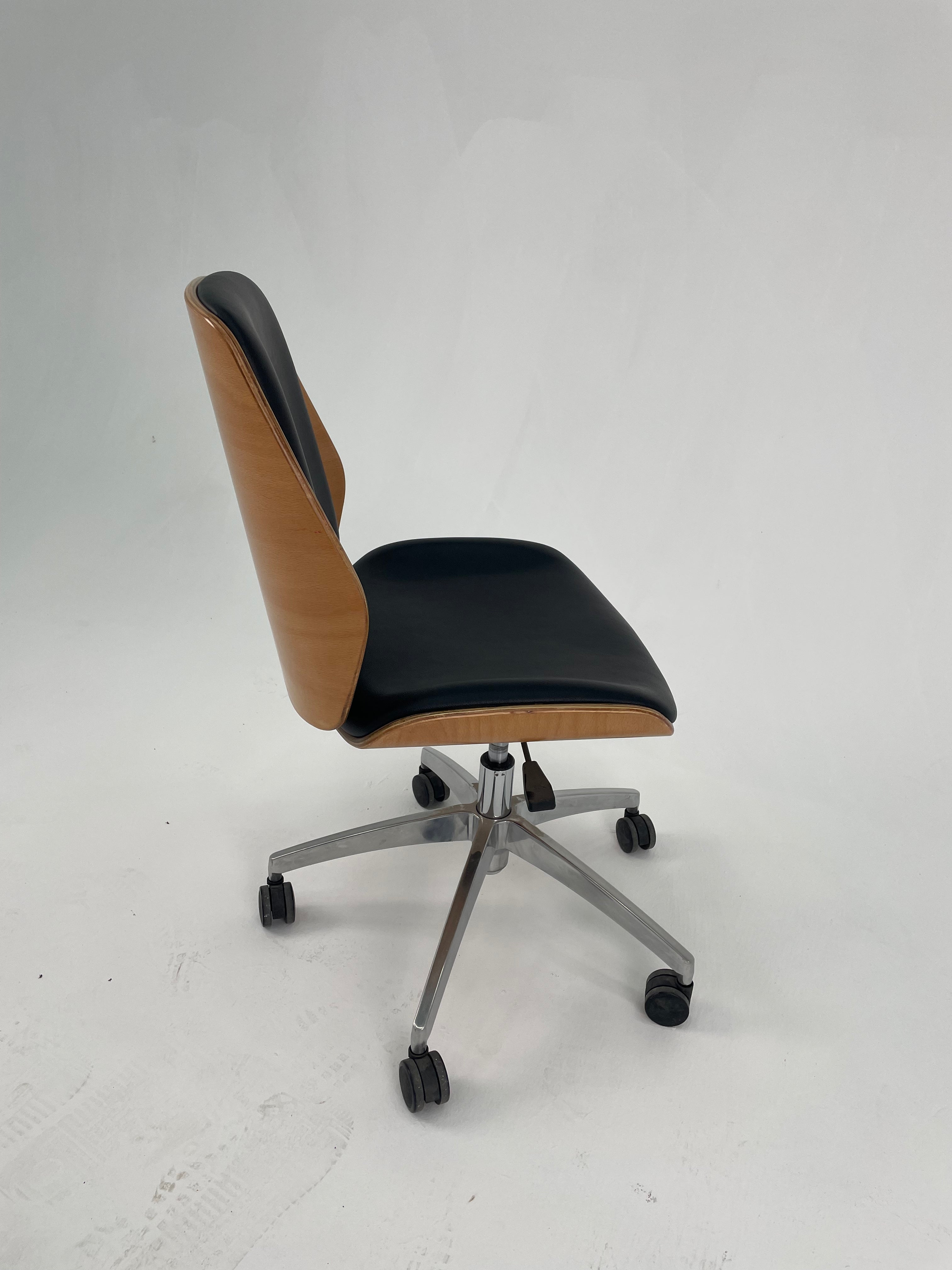 BIAO JIANG Beech Version Repair Chair