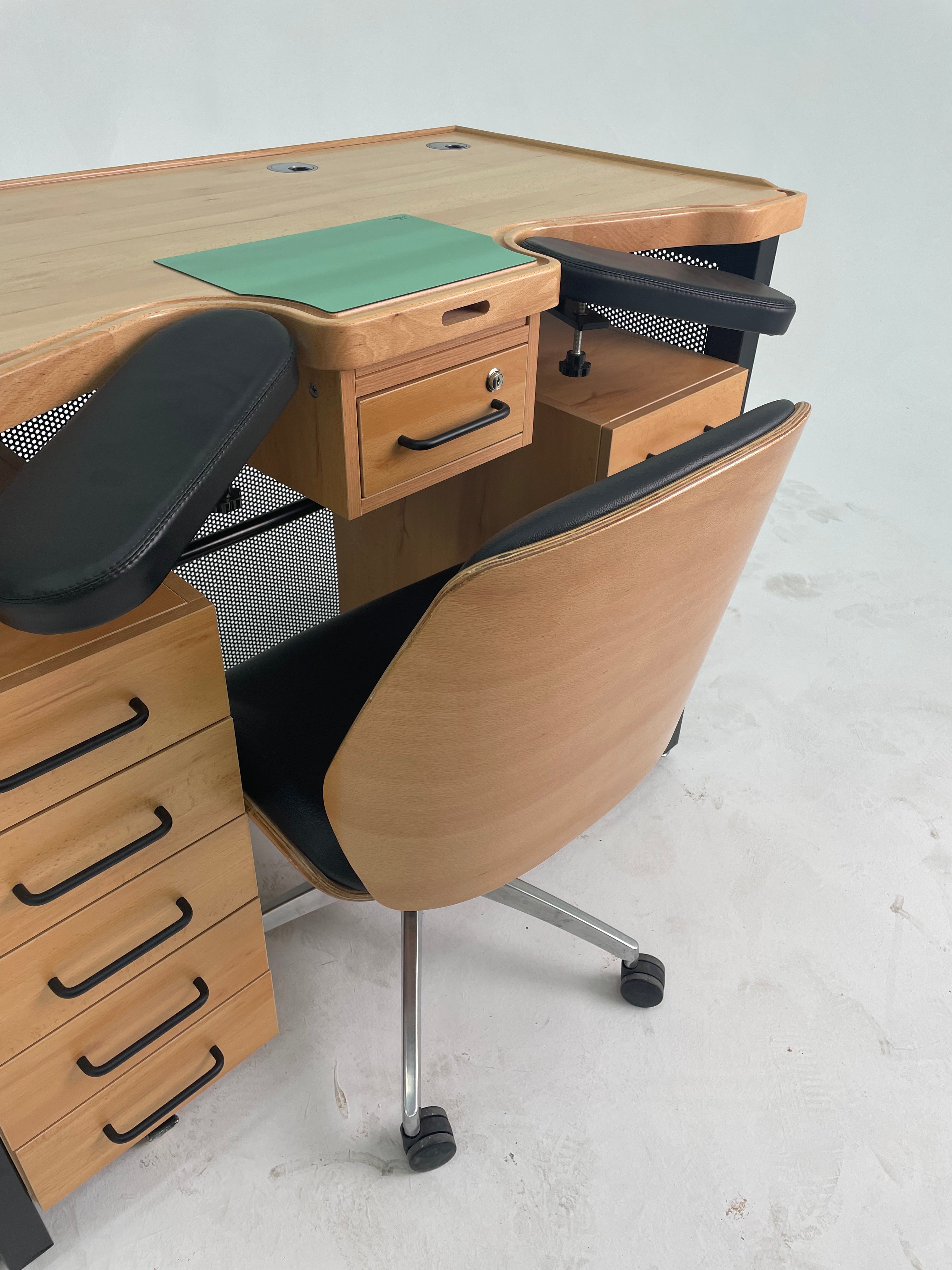 BIAO JIANG Beech Version Repair Chair